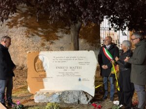 TRAMUTOLA RENDE OMAGGIO A MATTEI